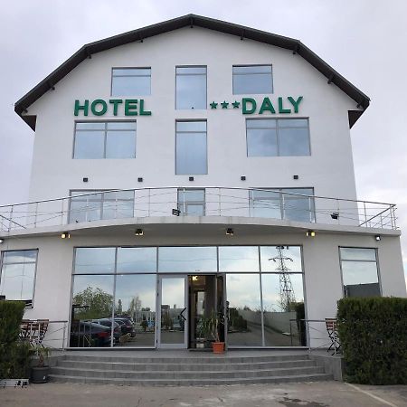Hotel Daly Ploieşti Buitenkant foto