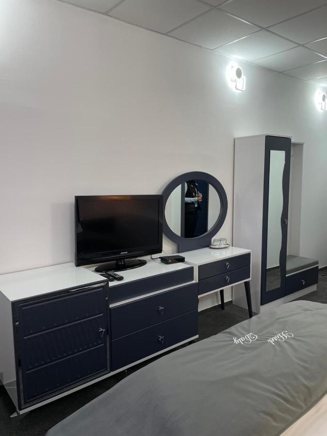 Hotel Daly Ploieşti Buitenkant foto