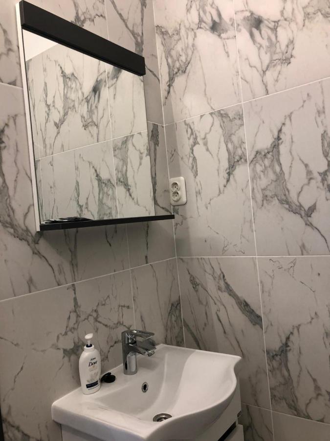 Hotel Daly Ploieşti Buitenkant foto