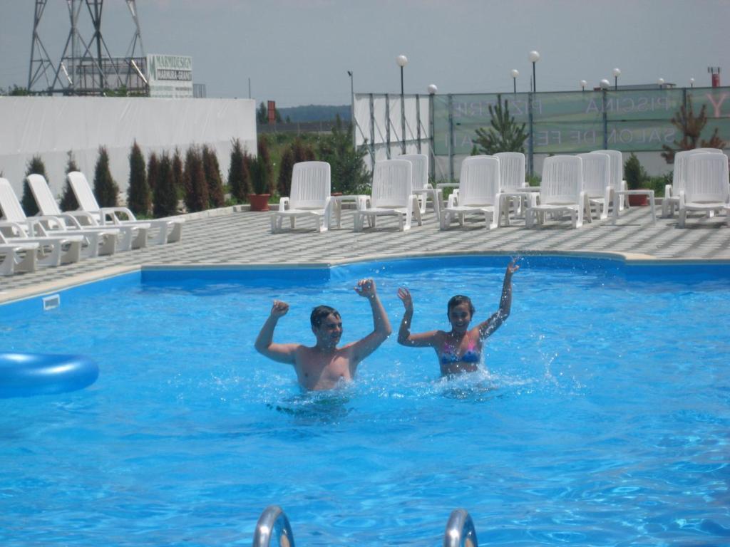 Hotel Daly Ploieşti Buitenkant foto